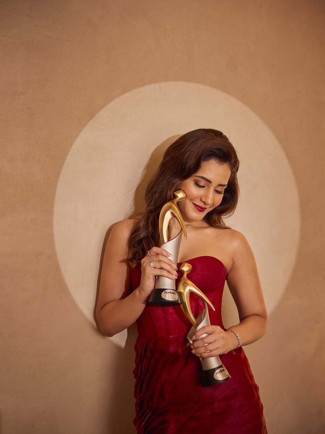 Raashi Khanna in Crimson Dream Gown posing for Sevgilim